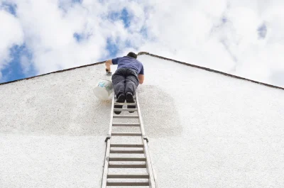 Peinture extérieure au Gué-de-Longroi — façades et ravalement